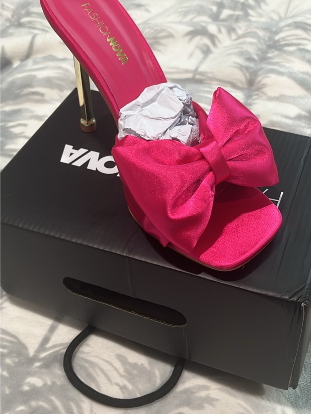 Fashion Nova Fuchsia Satin Bow Stiletto Slide with Gold Heel - Picture 2 of 2
